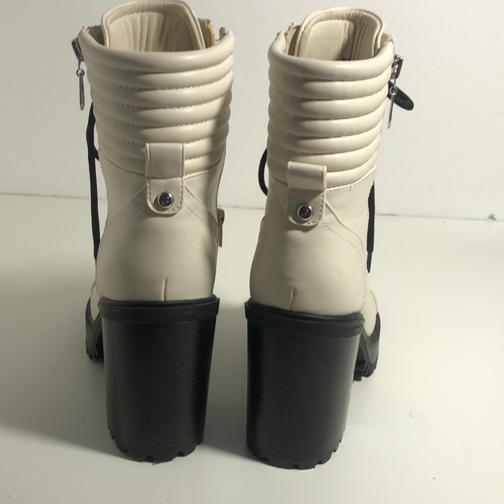 NWOT GBG Los Angeles Women's White and Black Combat Boots With Zipper . Size 9.5 - Picture 3 of 12